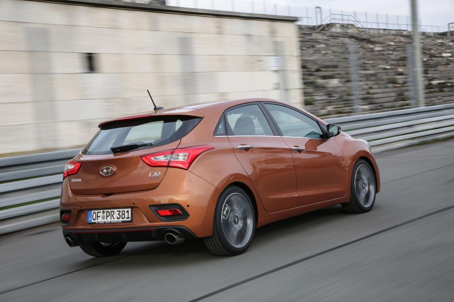  Hyundai i30 5-Door Turbo 2015 года  (фото 18 из 23)